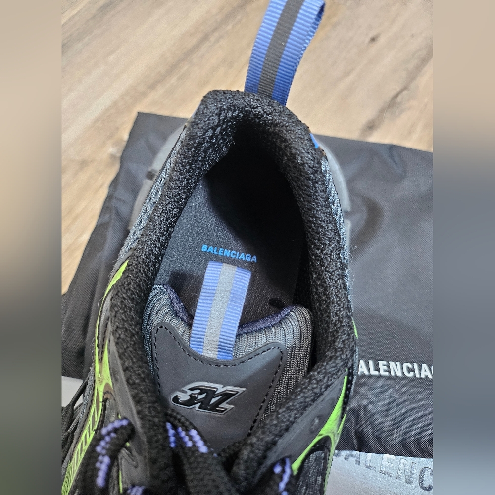 Balenciaga  3XL  Sneakers - Picture 3 of 7